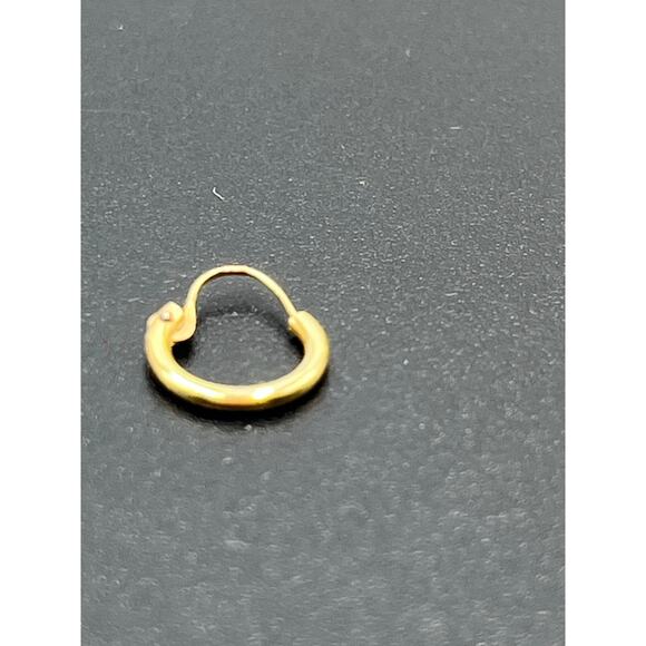 Carla Signed 14k Yellow Polished Gold Small Huggie Hoop Earrings - Picture 3 of 8